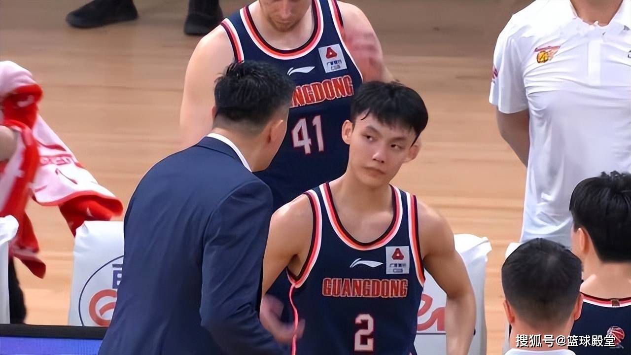 切尔西0-2埃弗顿。